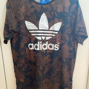 Adidas T-shirt